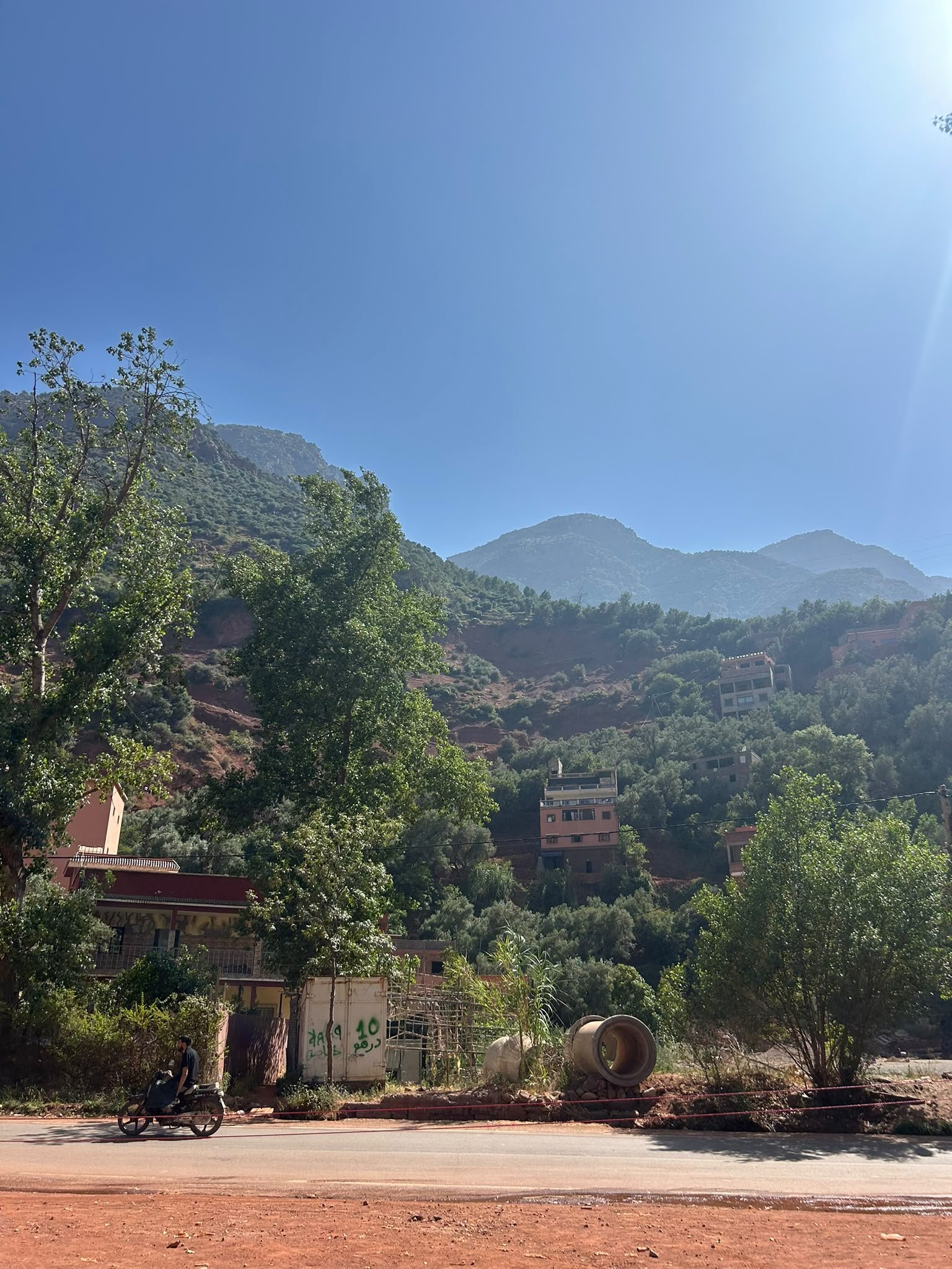 Vallée de l'Ourika, terrasses cultivées et montagnes